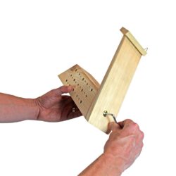 Insektenhotel Bausatz inkl. Farben & Pinsel für Kinder Insektenhotel Bausatz inkl. Farben & Pinsel für Kinder