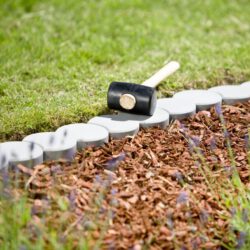 Rasenkante in Steinoptik grau Rasenkante in Steinoptik grau